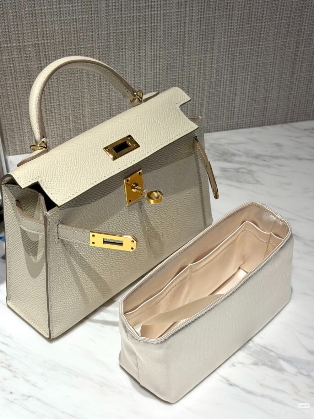 Classic Hermes Bag: A Stylish and Versatile Choice for Elegance